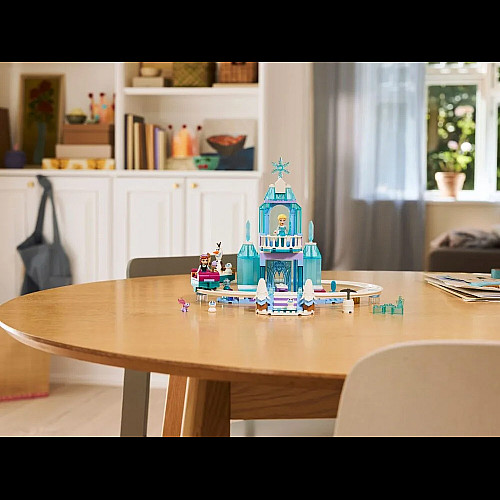 Конструктор LEGO Disney Princess Ледяной дворец Эльзы и веселое катание на санках