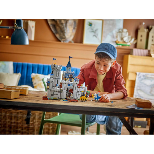 Конструктор LEGO Creator Середньовічний замок із лицарем на коні