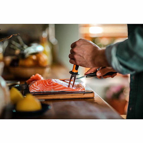 Кухонный нож филейный Fiskars Functional Form, 21.6см, нержавеющая сталь, пластик, черный
