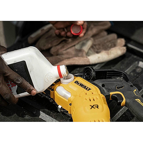 Пила ланцюгова акумуляторна DeWalt 18В XR Li-lon 8.6м/с шина 20см 2.1кг без АКБ та ЗП