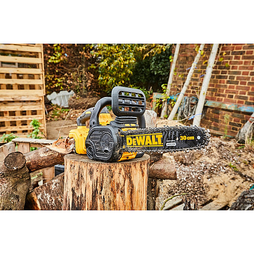 Пила ланцюгова акумуляторна DeWalt 18В шина 30см 3/8