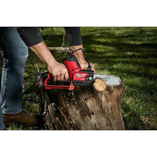 Пила цепная аккумуляторная Milwaukee M12 FHS-0 12В шина 15см 1.9кг без АКБ и ЗП