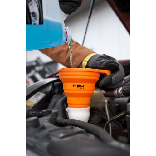 Лійка автомобільна Neo Tools (воронка)  145х105мм силікон, складна 0.85кг