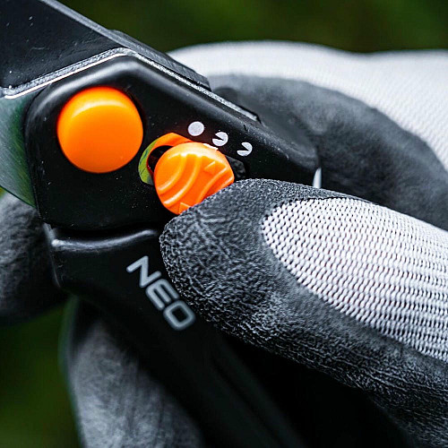 Секатор площинний Neo Tools, D різу 15мм, 185мм, 164г