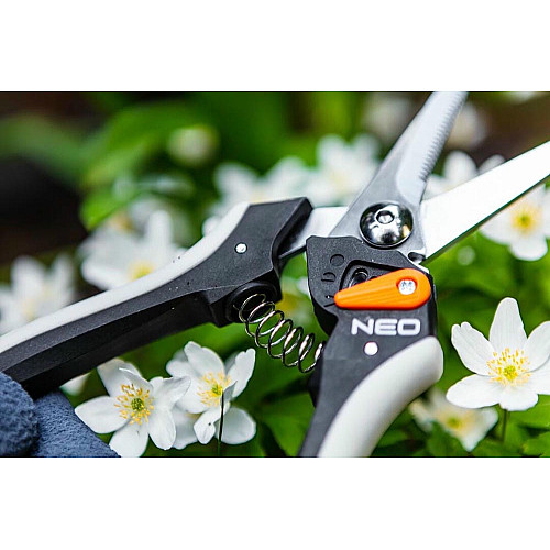 Секатор плоскостной Neo Tools, D реза 6мм, 210мм, 184г