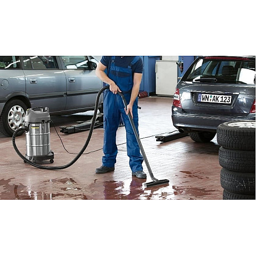 Пылесос профессиональный Karcher NT 38/1 Me Classic Edition 1500Вт 227мБар контейнер 38л 11.6кг