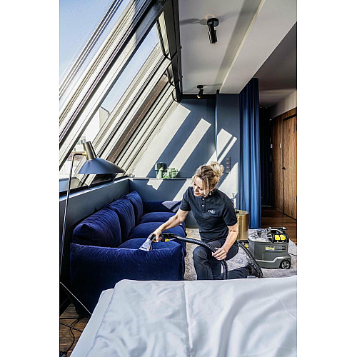 Пылесос профессиональный моющий Karcher Puzzi 8/1 1200Вт 270мБар контейнер 8/7л 8.6кг