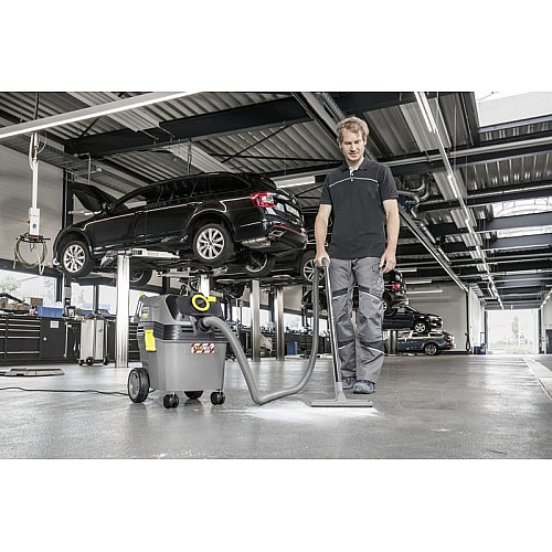 Пылесос профессиональный Karcher NT 30/1 Ap L 1380Вт 273мБар контейнер 30л 11.8кг