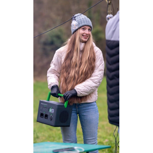 Портативна електростанція Schneider Electric OffGrid Portable Power Station 730, 700 Вт, 738 Вт/год, Wireless Charge