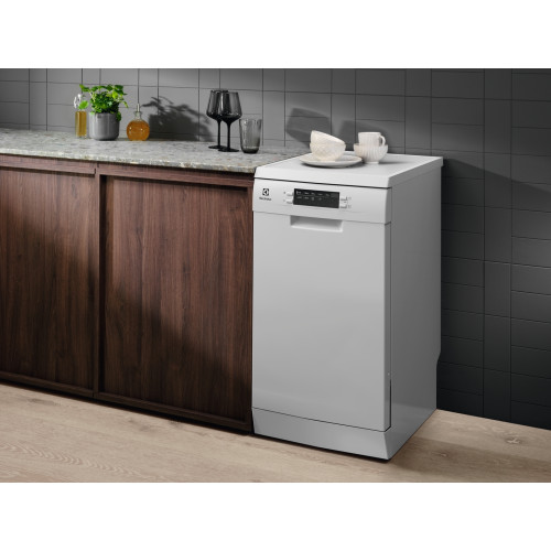 Посудомийна машина Electrolux, 10компл., Е, 45см, дисплей, інвертор, 3й кошик, білий