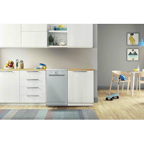 Посудомийна машина Indesit, 10компл., A+, 45см, сріблястий