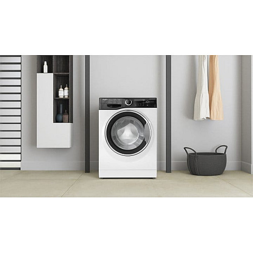 Стиральная машина Whirlpool фронтальная, 6кг, 1200, A+++, 43см, дисплей, инвертор, черный люк, белый