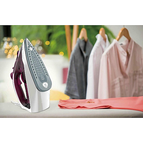 Утюг Tefal Express Steam, 2400Вт, 270мл, паровой удар -160гр, постоянная пара - 30гр, керам. подошва, бордовый