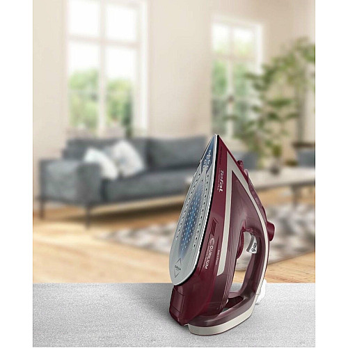 Утюг Tefal Ultragliss Plus, 2800Вт, 270мл, паровой удар -260гр, постоянный пар - 50гр, керам. подошва, бордовый