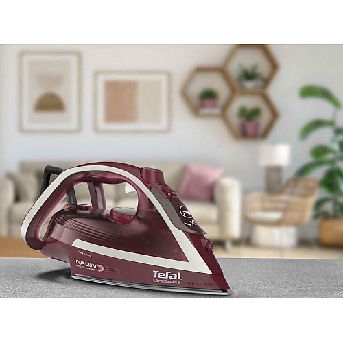Утюг Tefal Ultragliss Plus, 2800Вт, 270мл, паровой удар -260гр, постоянный пар - 50гр, керам. подошва, бордовый