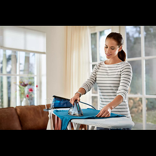 Праска-парогенератор Philips PerfectCare Compact, 2400Вт, 1500мл, паровий удар -420гр, постійна пара - 120гр, керам. підошва, синій