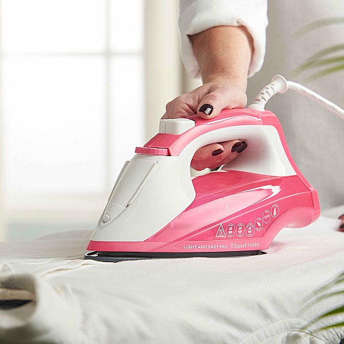 Утюг Russell Hobbs Light&Easy Pro, 2600Вт, 240мл, паровой удар -130гр, постоянная пара - 40гр, керам. подошва, бело-розовый
