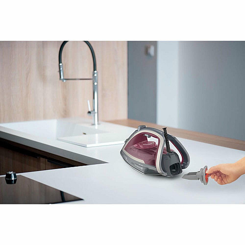 Утюг Tefal Ultragliss Plus, 2800Вт, 270мл, паровой удар -260гр, постоянный пар - 50гр, керам. подошва, бордово-серый