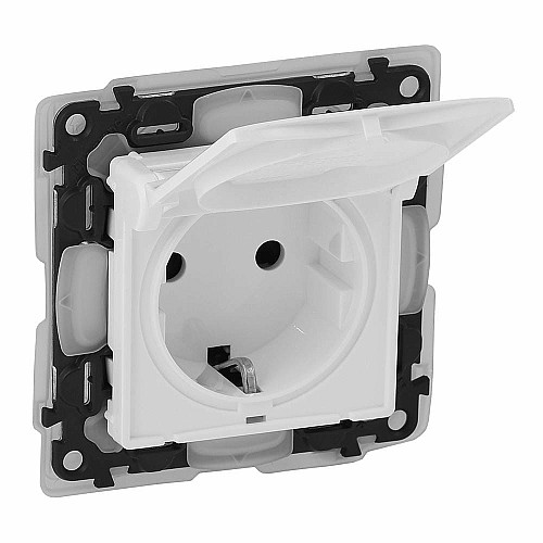 Розетка 2К+С со шторками Legrand Valena LIFE, IP44, белый