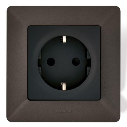 Розетка 2К+З Schuko Legrand Valena Life, 16А, 250V, зі шторками, автоматичні клеми, матовий чорний