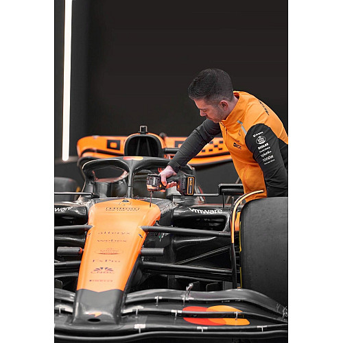 Шуруповерт-дрель ударная аккумуляторная DeWALT McLaren F1 TEAM LIMITED EDITION 18В 2х5А·час 205Нм 1000-2800-3250об/мин кейс ЗП 1.0кг