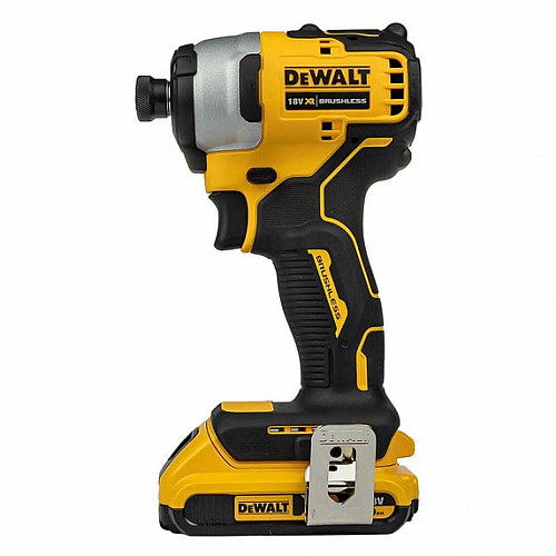 Набор из двух аккумуляторных инструментов DeWalt дрель-шуруповерт DCD709 шуруповерт ударный DCF809 акб 2х4А·час ЗП кейс 6.5кг