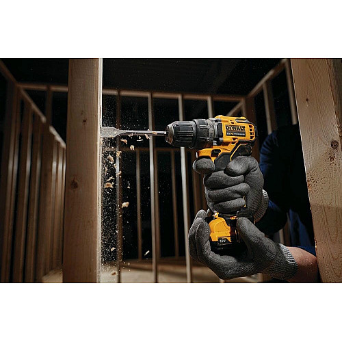 Дрель-шуруповерт DeWalt XR Li-Ion 12В акб 2х2А·час 57.5Нм 425-1500об/мин патрон 10мм кейс 1.1кг