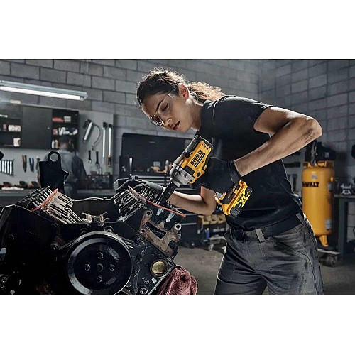Гайковерт ударный DeWalt XR Li-Ion 18В акб 2х5А·час 1084Нм 2000об/мин 3250уд/мин 1/2