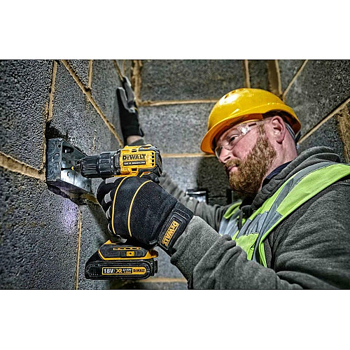 Дрель-шуруповерт DeWalt XR Li-Ion 18В акб 2х2А·час 65Нм 450-1650об/мин патрон 13мм кейс дополнительная рукоятка 1.1кг