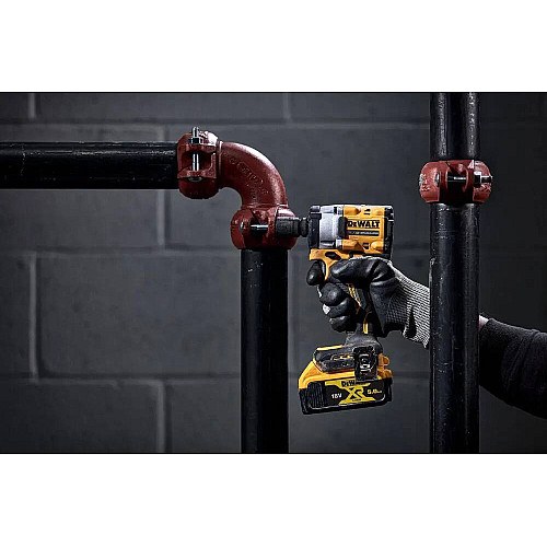 Гайковерт ударний DeWalt XR Li-Ion 18В 610Нм 2500об/хв 3550уд/хв 1/2
