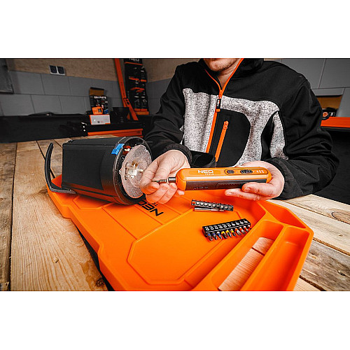 Викрутка акумуляторна Neo Tools 4В1Х1.5А·год 4.5Нм 230об/хв 20 біт кейс 0.23кг