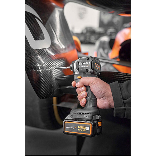 Шуруповерт-дрель ударная аккумуляторная DeWALT McLaren F1 TEAM LIMITED EDITION 18В 2х5А·час 205Нм 1000-2800-3250об/мин кейс ЗП 1.0кг