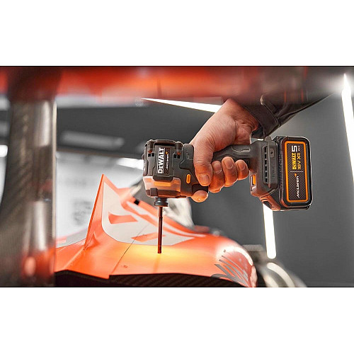 Шуруповерт-дрель ударная аккумуляторная DeWALT McLaren F1 TEAM LIMITED EDITION 18В 2х5А·час 205Нм 1000-2800-3250об/мин кейс ЗП 1.0кг