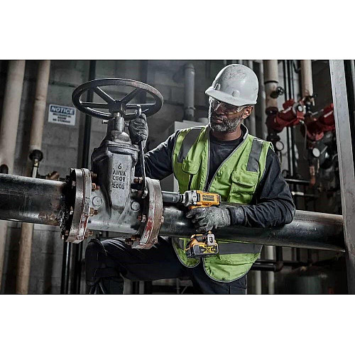 Гайковерт ударный DeWalt XR Li-Ion 18В 1084Нм 2000об/мин 3250уд/мин 1/2