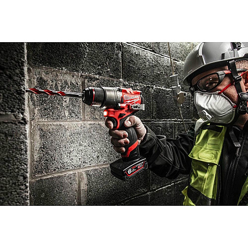 Набор из двух аккумуляторных инструментов Milwaukee M12 FPP2A2-402X шуруповерт-дрель M12 FPD2-0 вертолет M12 FID2-0 акб М12 2х4А·час ЗП C12C кейс