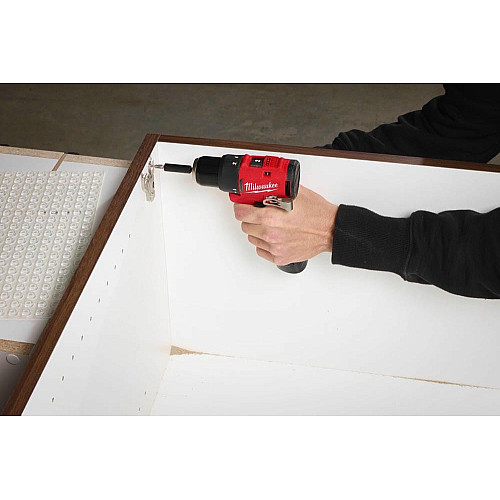Шуруповерт-дрель аккумуляторная Milwaukee M12 BLDDRC-202C 12В 2х2А·час 40Нм 0-550-1700об/мин ЗП C12C кейс 1.2кг