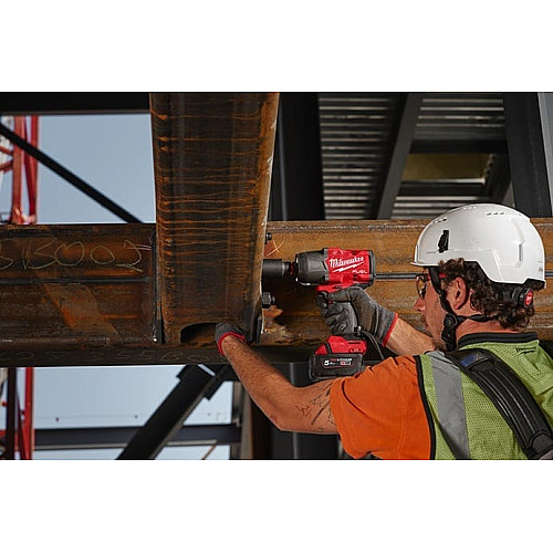 Гайковерт ударный аккумуляторный Milwaukee M18 FHIW2F12-502X 18В АКБ 2х5А·час 2034Нм 0-2000об/мин 1/2