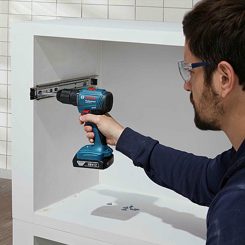 Шуруповерт-дрель аккумуляторная Bosch Professional GSR 185-LI 18В 2х2.0А·час 50Нм 500·1900об/мин 0.9кг