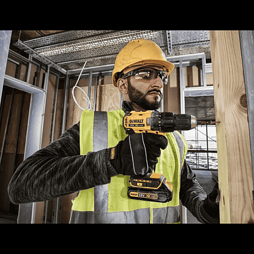 Дрель-шуруповерт DeWalt XR Li-Ion 18В акб 2х2А·час 65Нм 500-1750об/мин патрон 13мм кейс 1.15кг