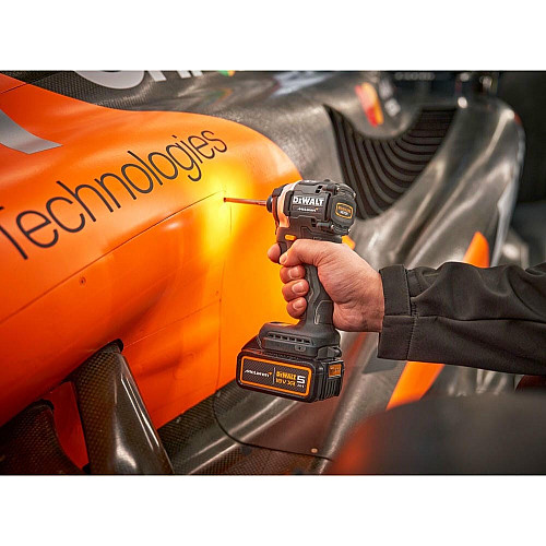 Шуруповерт-дрель ударная аккумуляторная DeWALT McLaren F1 TEAM LIMITED EDITION 18В 2х5А·час 205Нм 1000-2800-3250об/мин кейс ЗП 1.0кг