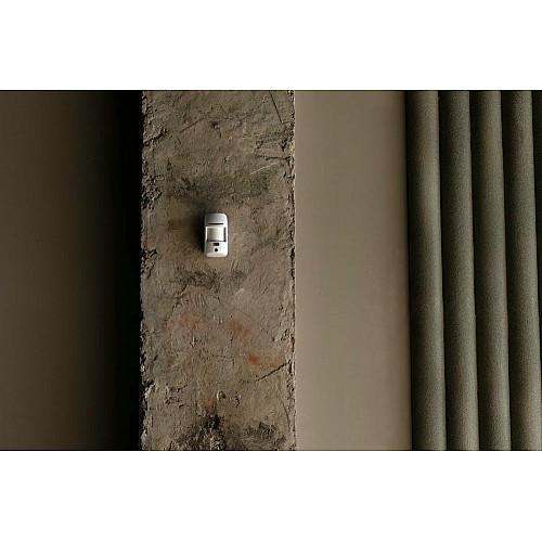 Датчик движения с камерой фото по запросу U-Prox PIR Cam White, беспроводной, белый