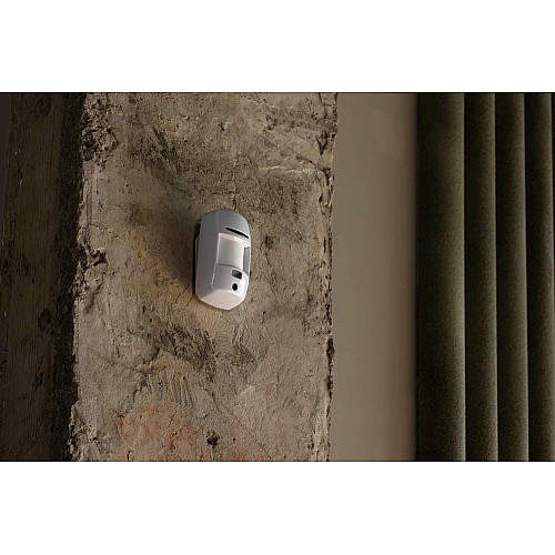 Датчик движения с камерой фото по запросу U-Prox PIR Cam White, беспроводной, белый