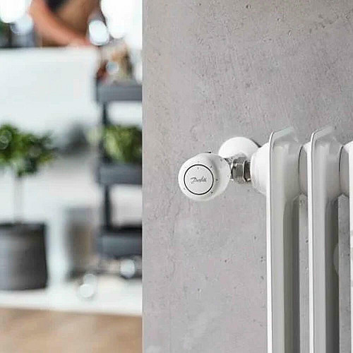 Термостатический элемент Danfoss Aero, RA, +7...28 °C, Click, встроенный датчик, белый