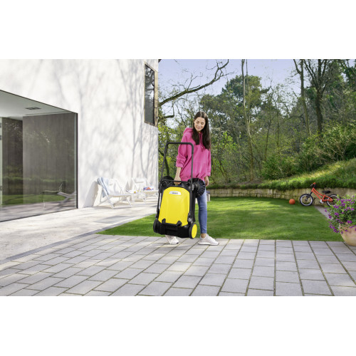 Підмітальна машина Karcher S 4 Twin ручна захват 68см контейнер 20л 10.2кг