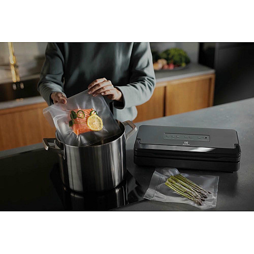 Вакууматор Electrolux для рулонов, пакетов и контейнеров, 120Вт, 30см, электронное управление, +1 рулон, пластик, серый