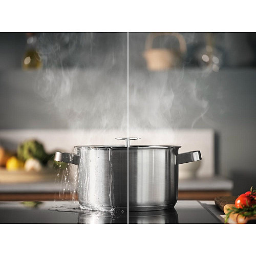 Варочная поверхность Electrolux индукционная, 60см, расширенная зона, датчик кипения, Hob2Hood, черный матовый