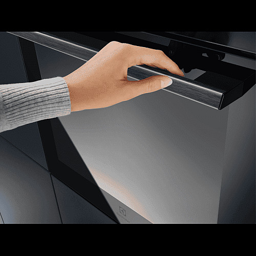 Духовой шкаф Electrolux электрический, 65л, А, пар, дисплей, конвекция, телескопические направляющие, черный