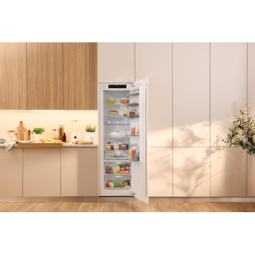 Холодильна камера Gorenje вбудована, 177х55х54см, 1 двері, 300л, А+, FrostLess , Зона св-ті, Внутр. Диспл, Wi-Fi, Білий