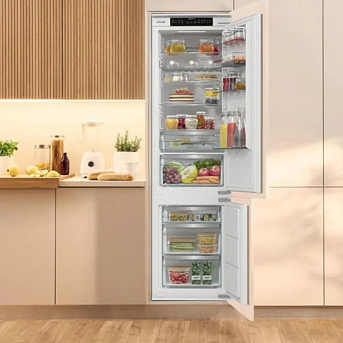 Холодильник Gorenje вбудований з нижн. мороз., 193,7x69x55см, 2 двері,284(76)л, А+, NF+, Зона св-ті, Диспл, Wi-Fi, Біли