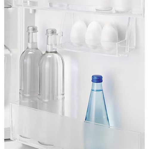 Холодильник Electrolux встроенный с верхн. мороз., 87.3x55х55, холод.отд.-109л, мороз.отд.-14л, 1дв., E, ST, белый